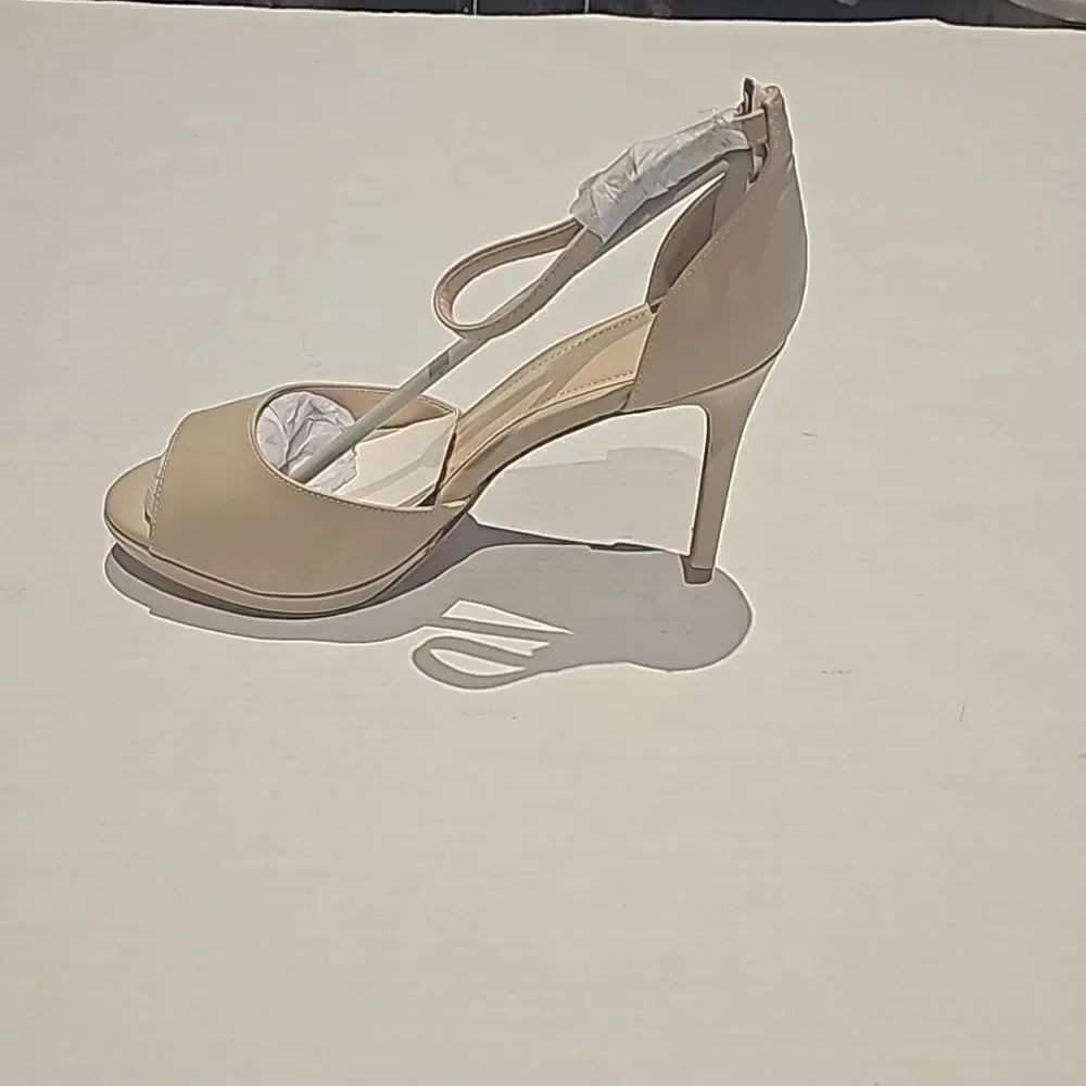 Womens Open Toe Stiletto Heeles  Ankle Strap Peep Toe size 8.5 light khaki color